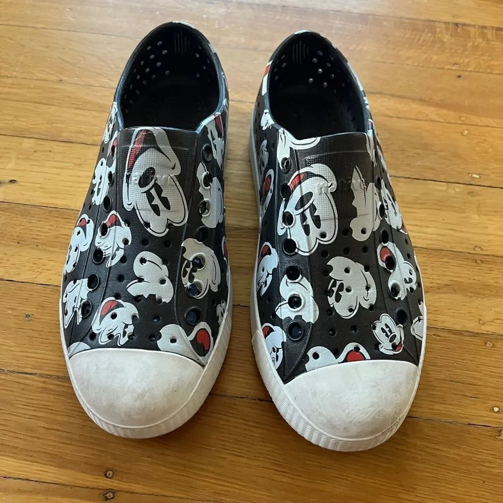 Native Jefferson water shoes sandals crocs Mickey Disney 5 3 black white red